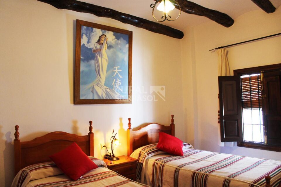 Amplio Alojamiento Rural en Capileira, con gran salón especial para grandes grupos - Imagen 7
