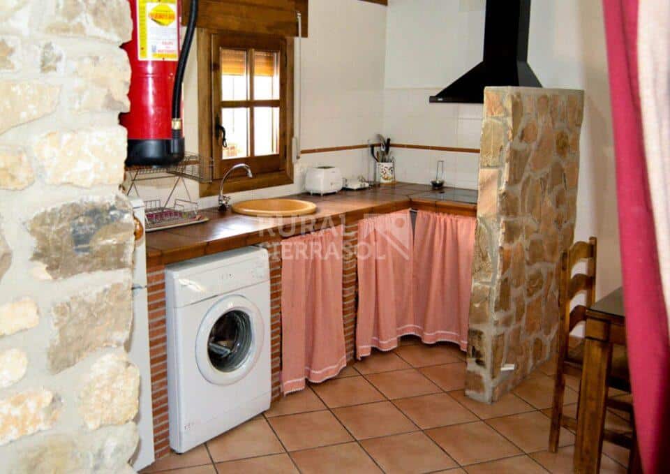 Acogedor Alojamiento Rural en Castril de la Peña, con barbacoa, wifi y chimenea - Imagen 8