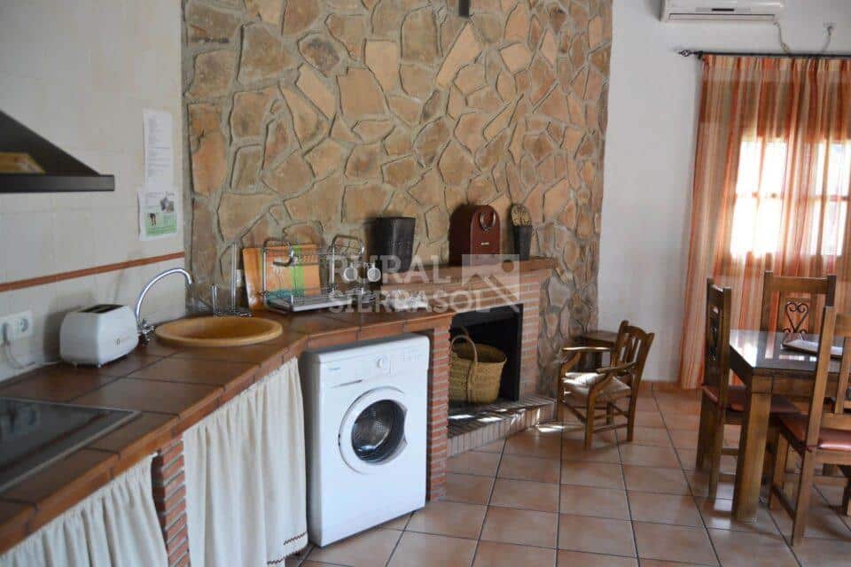 Precioso Alojamiento Rural en Castril, con bañera hidromasaje y wifi - Imagen 7