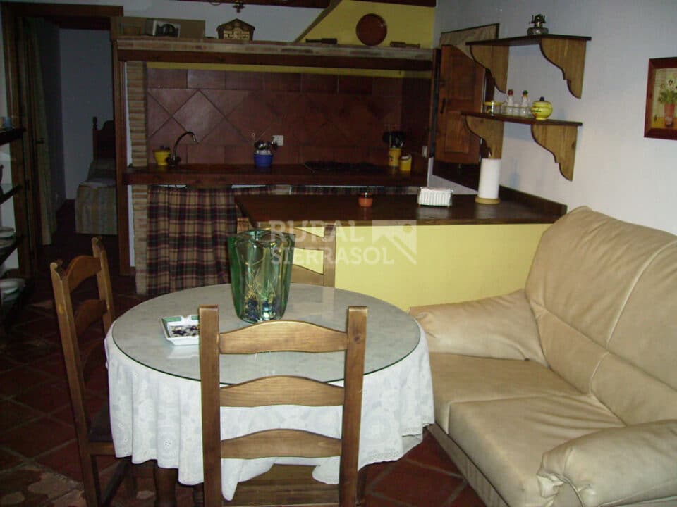 Acogedora Casa Rural en Genalguacil, con barbacoa y chimenea - Imagen 7