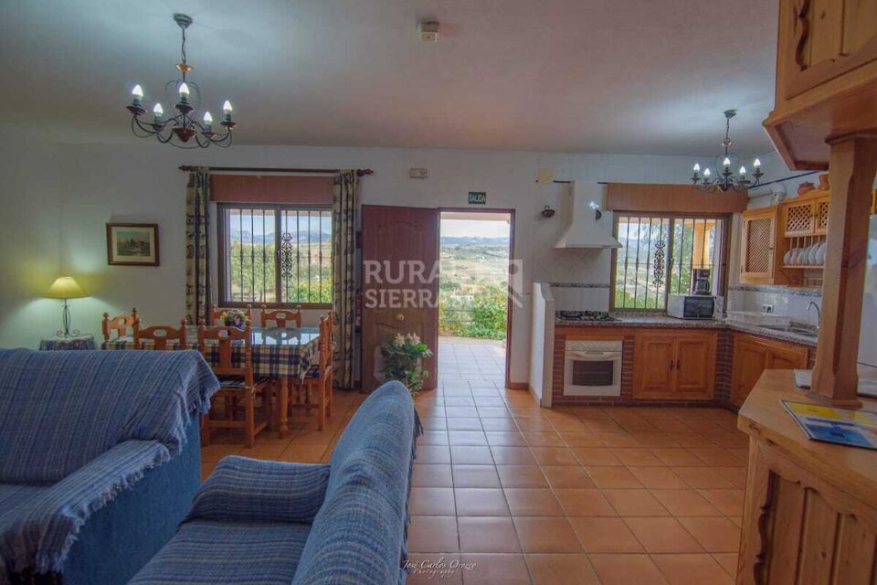 Casa Rural en Ronda, con piscina vallada, barbacoa, aire acondicionado - Imagen 7
