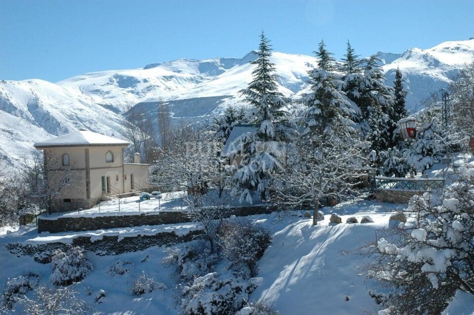 Acogedora Casa Rural en Sierra Nevada, con piscina y barbacoa - Imagen 33