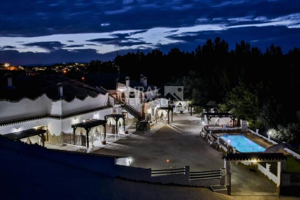 Maravillosa Casa Cueva en Castilléjar, con piscina, barbacoa, chimenea - Imagen 43