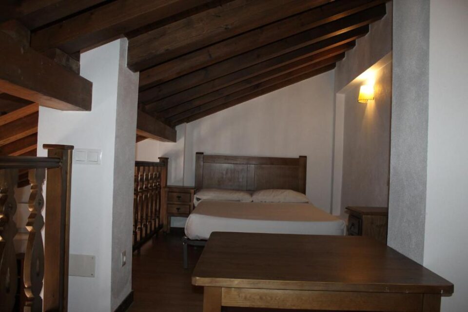 Conjunto de tres Apartamentos Rurales en Júzcar con calefacción, barbacoa - Imagen 21