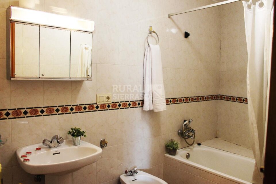 Bonito Apartamento Rural en Capileira, con calefacción central y wifi - Imagen 8