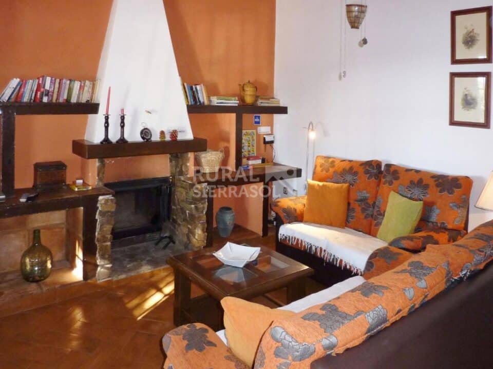 Acogedora Casa Rural en Casabermeja, con piscina, barbacoa y wifi - Imagen 10