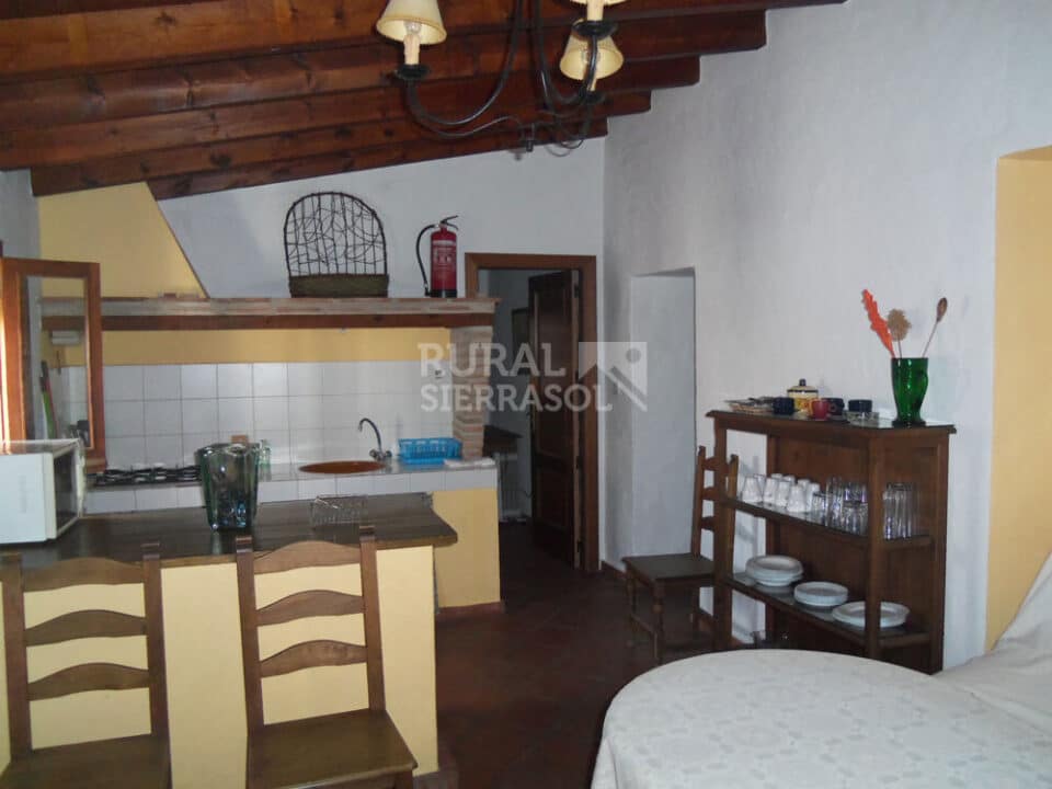 Acogedora Casa Rural en Genalguacil, con barbacoa y chimenea - Imagen 8