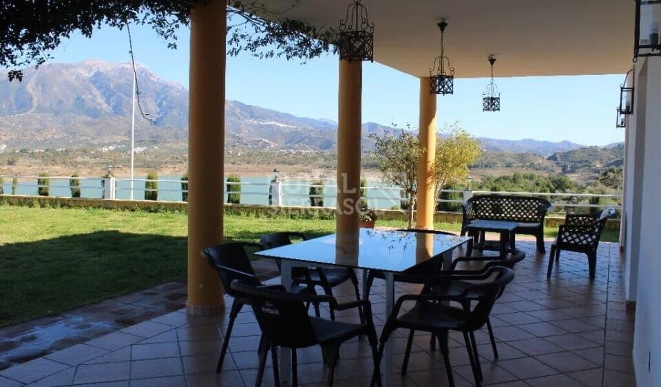 Acogedora Casa Rural en Viñuela con preciosas vistas, piscina y barbacoa - Imagen 8