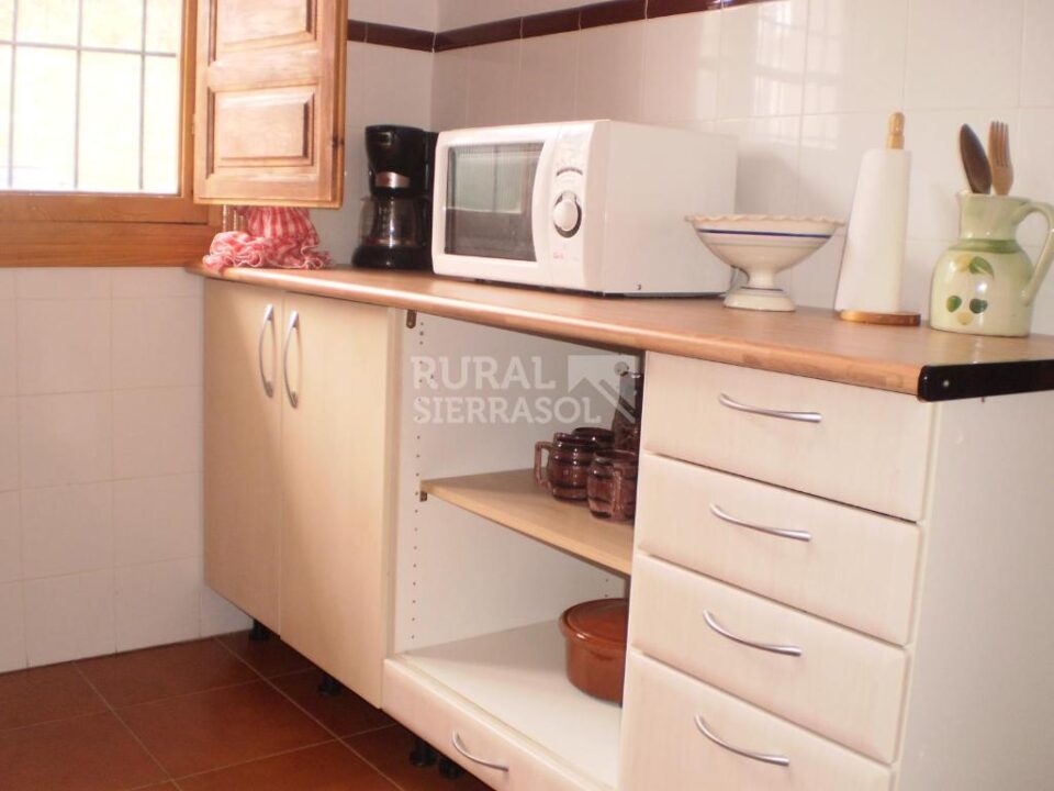 Acogedora Casa Rural en Los Romanes, con aire acondicionado y wi-fi - Imagen 8