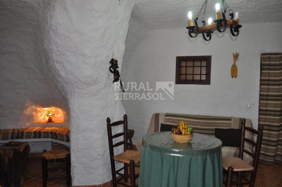 Casa Cueva en Castilléjar, con chimenea y barbacoa - Imagen 9