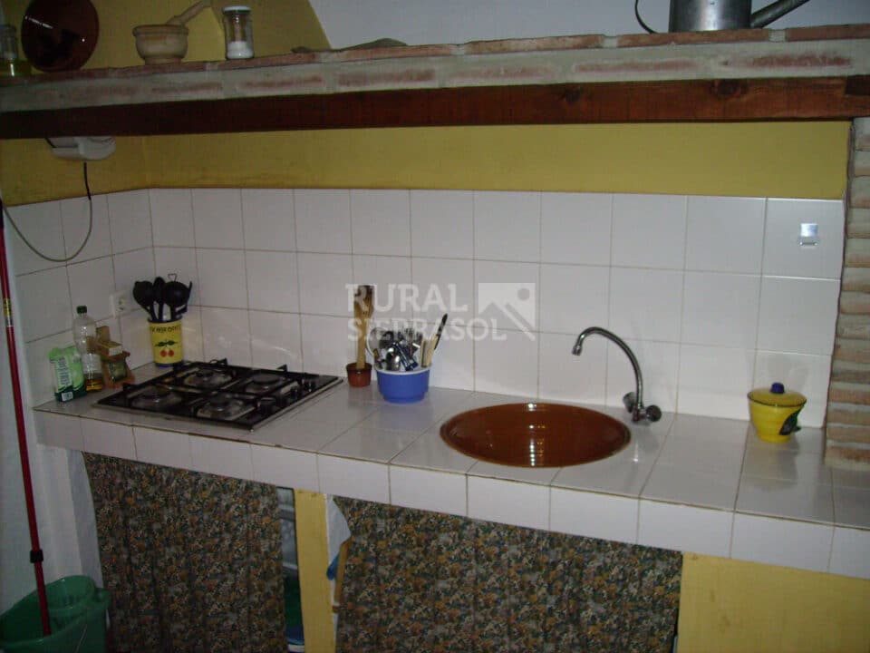 Acogedora Casa Rural en Genalguacil, con barbacoa y chimenea - Imagen 9
