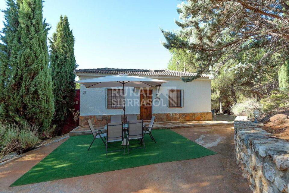 Acogedora Casa Rural en Huétor de Santillán, con chimenea y barbacoa - Imagen 9