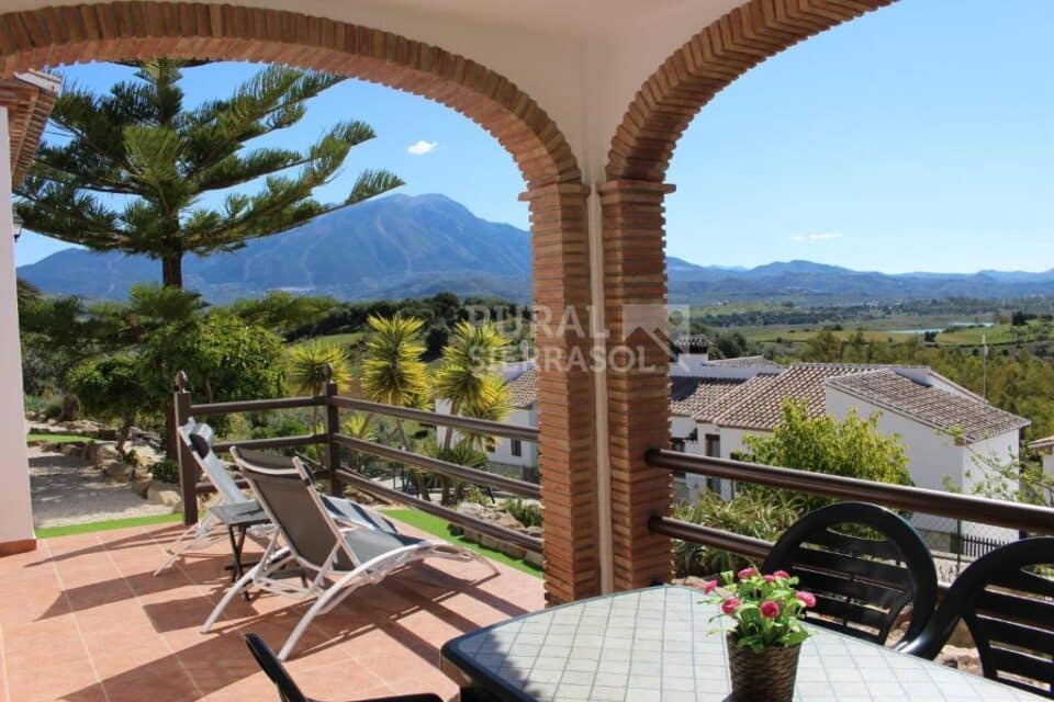 Conjunto de siete Casas Rurales junto al Lago de La Viñuela - Imagen 9