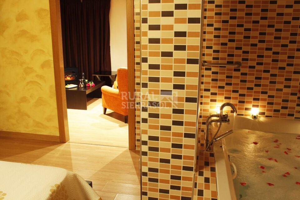 Maravillosa Junior Suite con Jacuzzi, a 15 minutos de Granada - Imagen 16