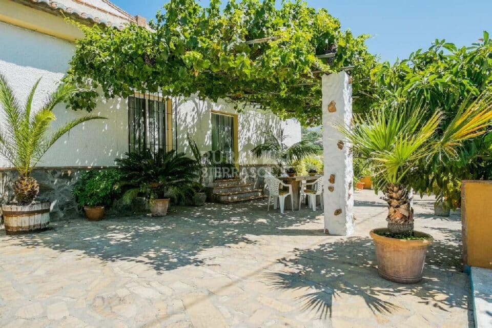 Bonita Villa en Nerja, a 10 minutos de la playa - Imagen 2