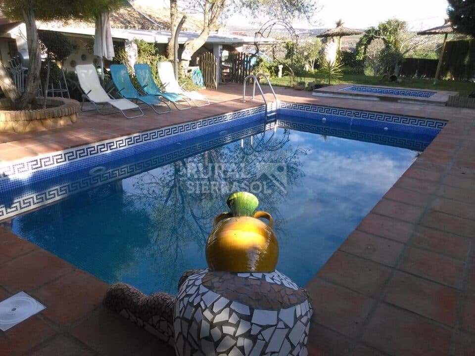 Bonita Villa en Ronda con preciosos jardines y aire acondicionado - Imagen 10