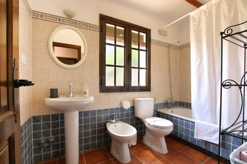 Acogedora Casa Rural en Montejaque con piscina y preciosas vistas - Imagen 14