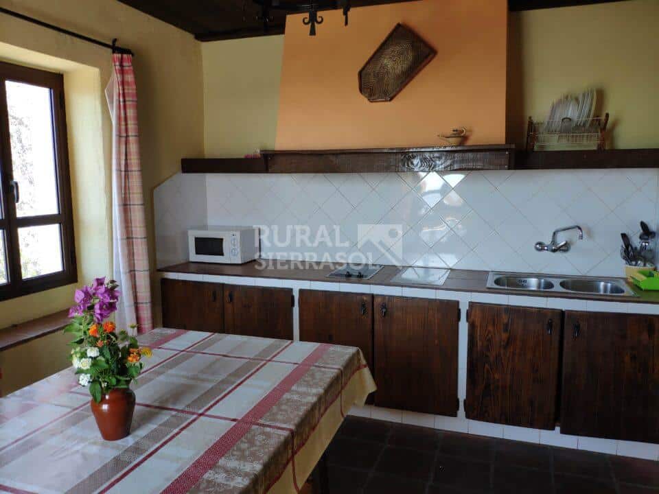 Cocina con comedor de casa rural en Periana (Málaga) referencia 1086