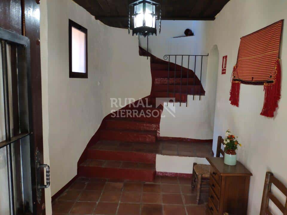Escalera de casa rural en Periana (Málaga) referencia 1086
