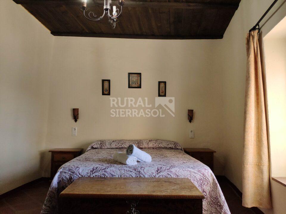 Habitación de matrimonio de casa rural en Periana (Málaga) referencia 0070