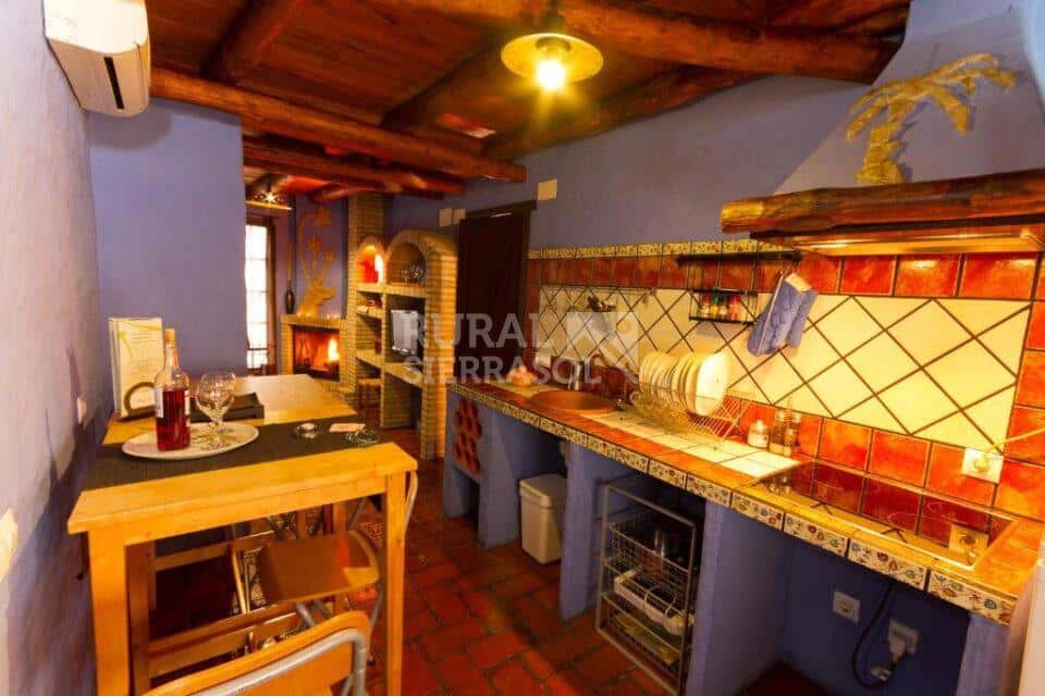 Salón cocina de Apartamento rural en Ubrique (Cádiz)-0847