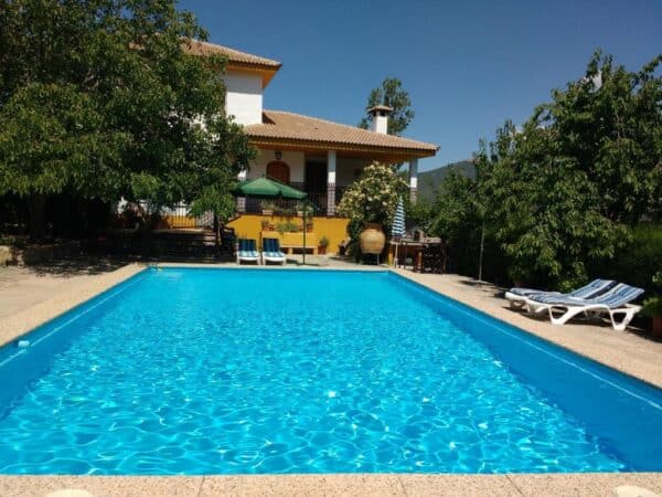 Piscina de Casa rural en Torres (Jaén)-3417