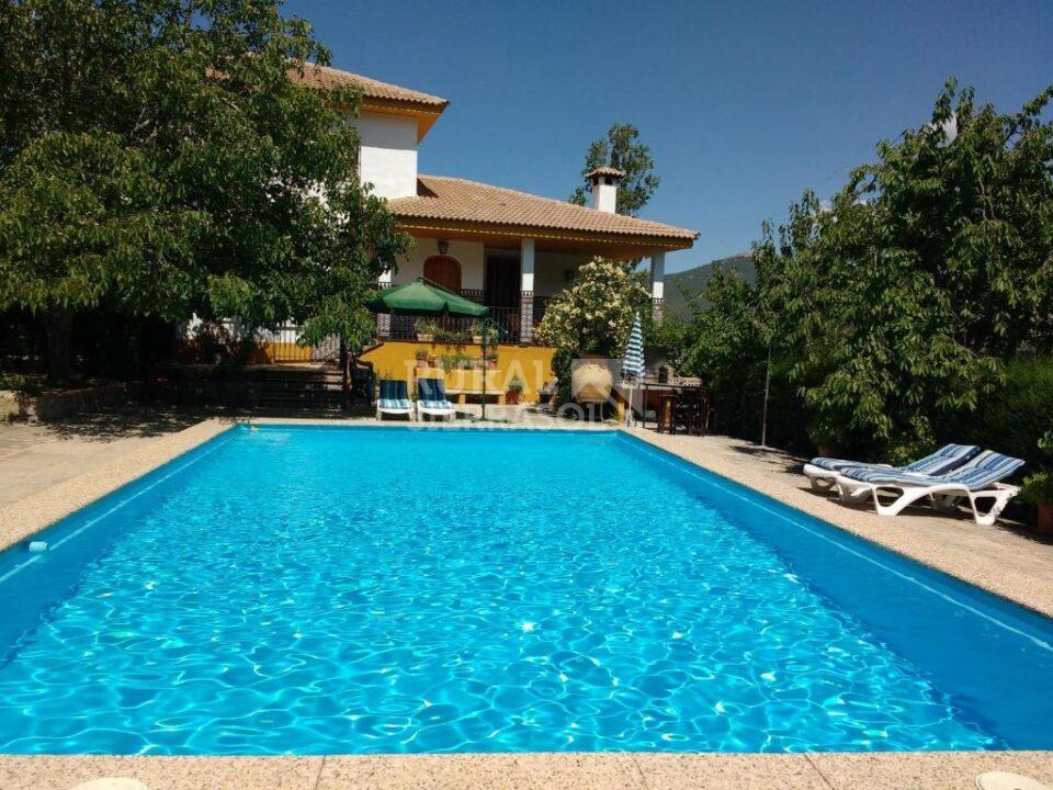 Piscina de Casa rural en Torres (Jaén)-3417