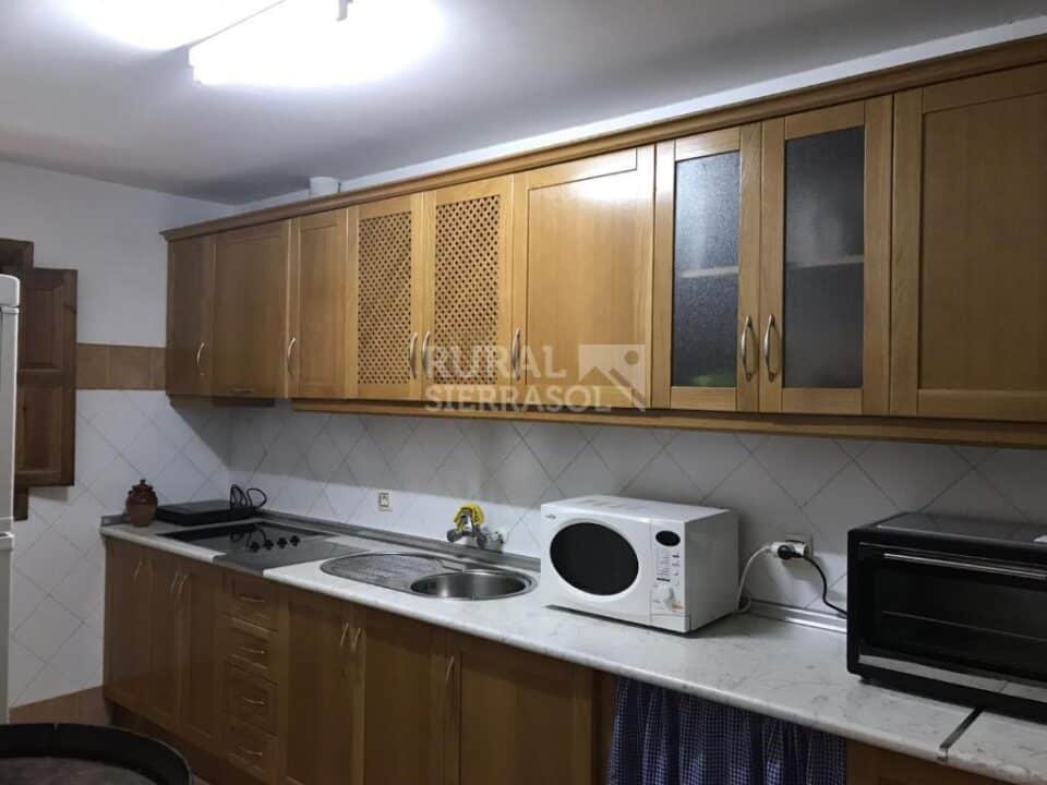 Confortable Casa Rural en Bélmez de la Moraleda, con chimenea, aire acondicionado y barbacoa - Imagen 10