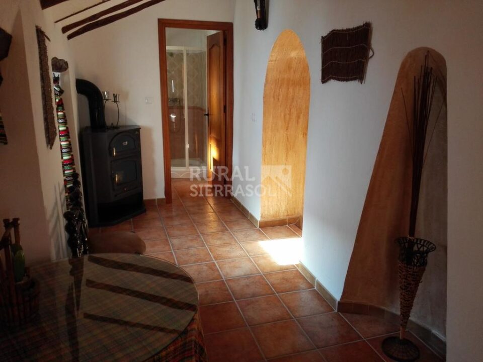 Encantadora Vivienda Rural en Pozo Alcón, con chimenea y calefacción - Imagen 10
