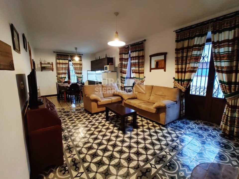 Conjunto Rural en Alcalá la Real, con amplio salón de reuniones - Imagen 13