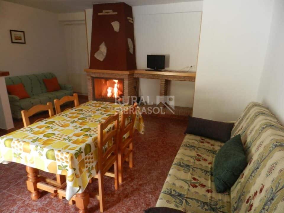 Sensacional Apartamento Rural en Arroyo Frío, con chimenea, barbacoa y wifi - Imagen 11