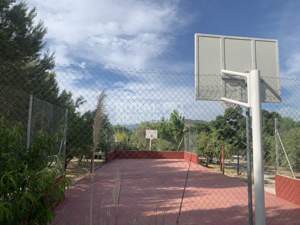 Pista de baloncesto de casa rural en Pozo Alcón (Jaén) referencia 2127