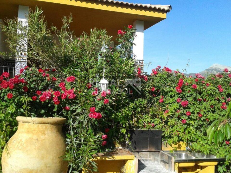Preciosa Villa en Torres, con piscina y barbacoa - Imagen 11