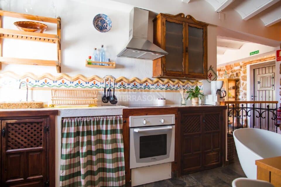 Encantadora Casa Rural en Chiclana de Segura, con preciosas vistas, chimenea, calefacción - Imagen 95
