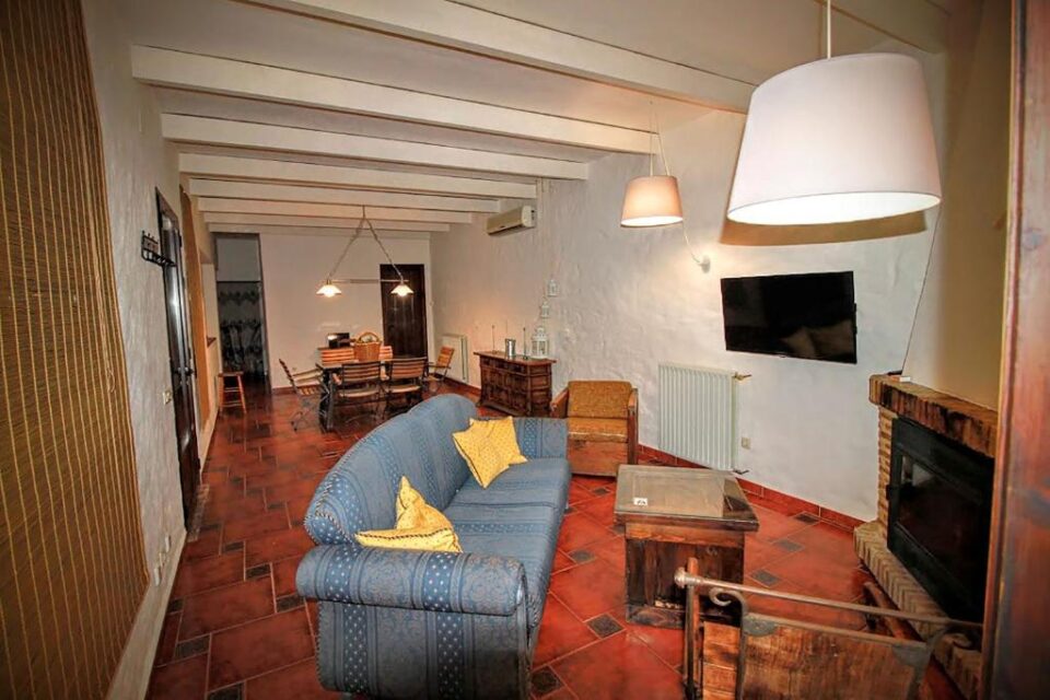 Acogedora casa rural en El Gastor, con piscina y aire acondicionado - Imagen 7