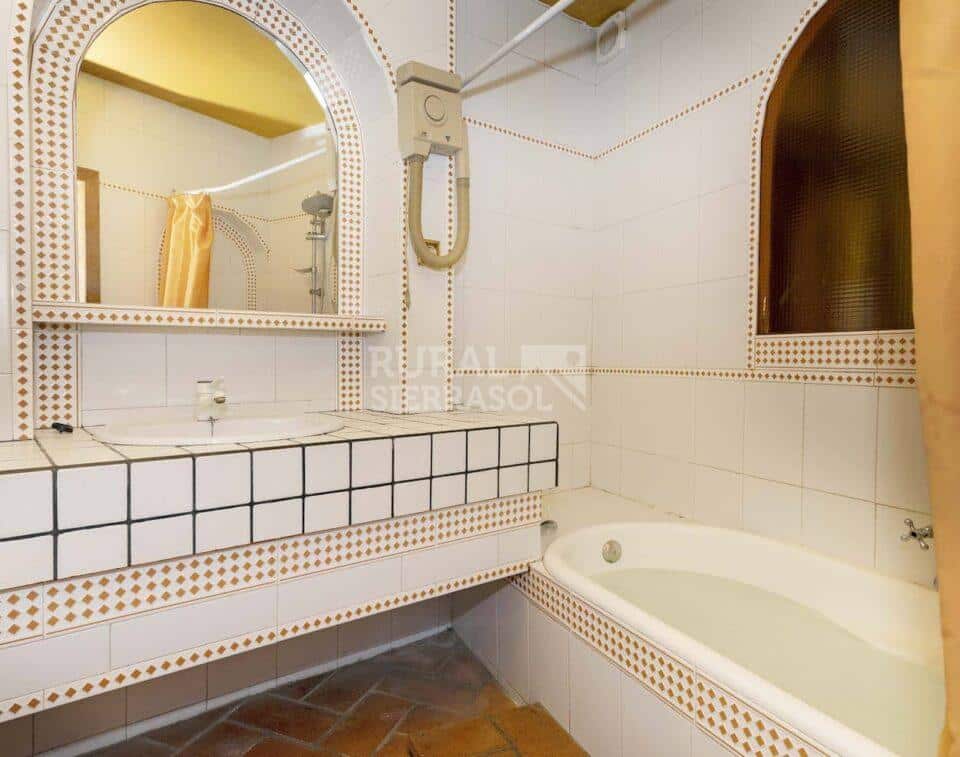 Baño de casa rural en Benaocaz (referencia 1249)
