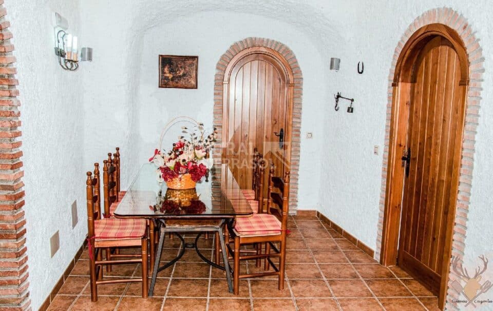 Amplia Casa Cueva en Hinojares, con jacuzzi, barbacoa y wifi - Imagen 40