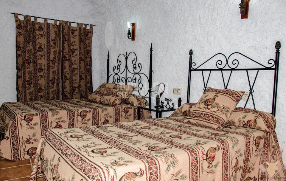 Amplia Casa Cueva en Hinojares, con jacuzzi, barbacoa y wifi - Imagen 44
