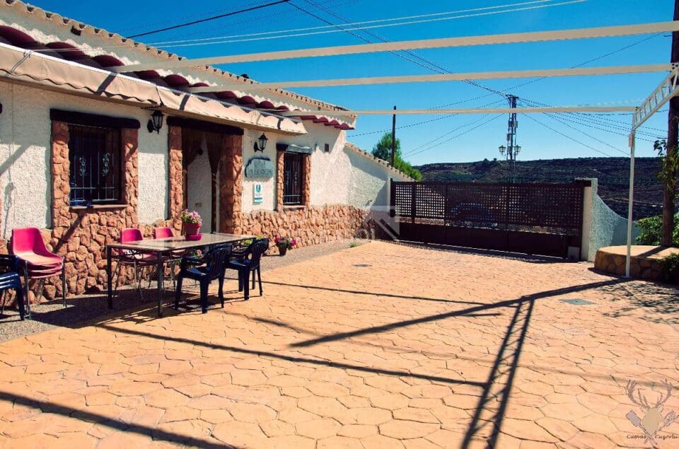 Amplia Casa Cueva en Hinojares, con jacuzzi, barbacoa y wifi - Imagen 53