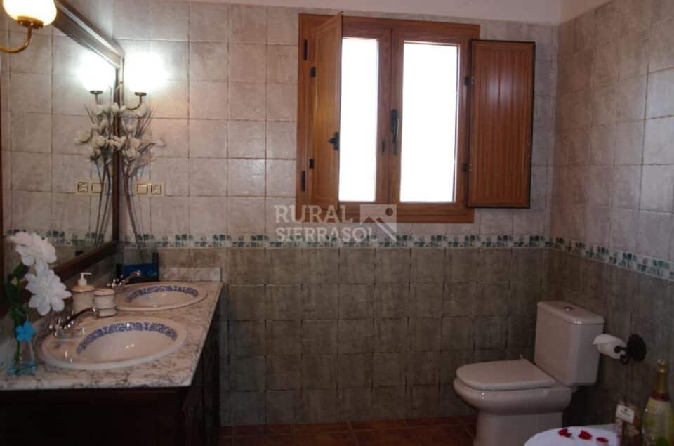 Amplia Casa Cueva en Hinojares, con jacuzzi, barbacoa y wifi - Imagen 18