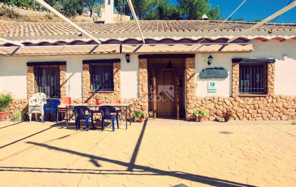 Amplia Casa Cueva en Hinojares, con jacuzzi, barbacoa y wifi - Imagen 26