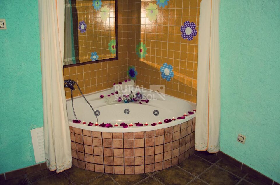 Casa Cueva con bañera hidromasaje, barbacoa y wifi, en Hinojares - Imagen 5
