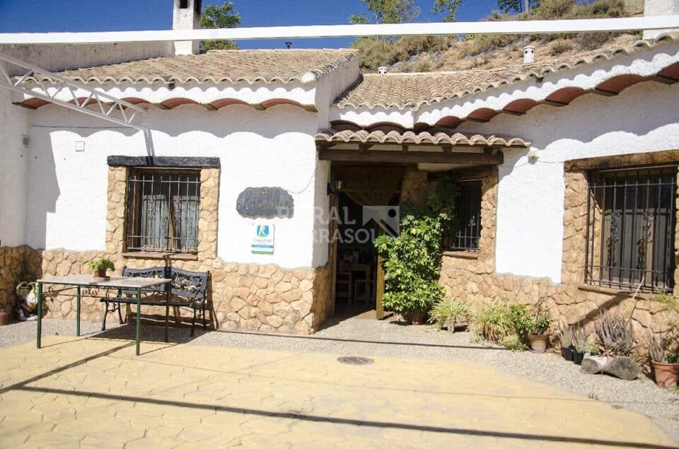 Casa Cueva con bañera hidromasaje, barbacoa y wifi, en Hinojares - Imagen 16