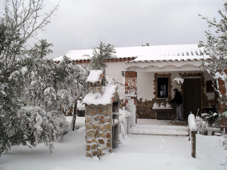 Casa Rural en Pozo Alcón, con piscina y barbacoa - Imagen 20