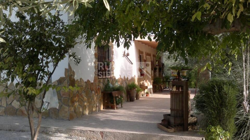 Casa Rural en Pozo Alcón, con piscina y barbacoa - Imagen 23
