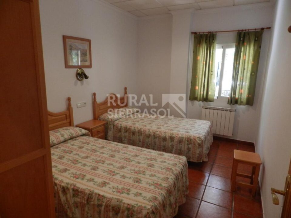 Magnífico Apartamento Rural en Arroyo Frío, con piscina, aire acondicionado y chimenea - Imagen 14