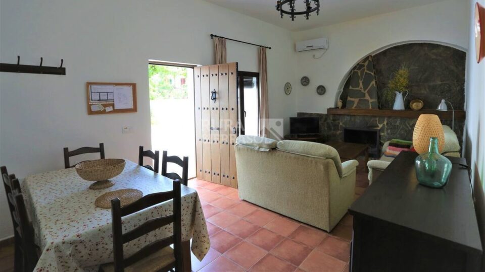 Conjunto de dos Casas Rurales en El Bosque con chimenea y barbacoa - Imagen 14