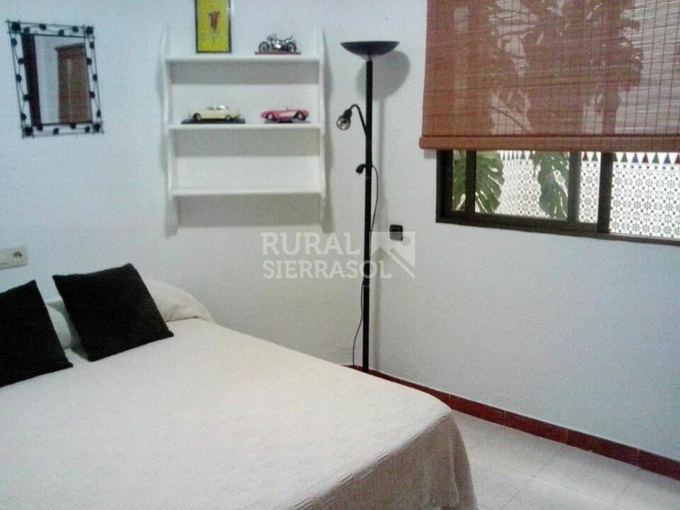 Cómoda Casa Rural en Prado del Rey, con chimenea y barbacoa - Imagen 14