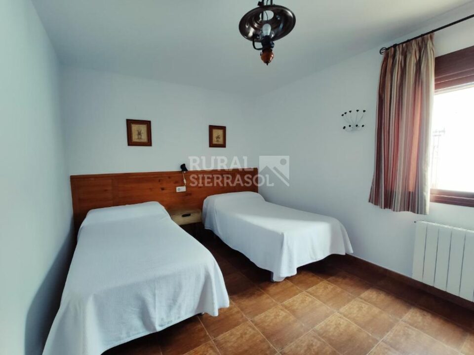 Conjunto Rural en Alcalá la Real, con amplio salón de reuniones - Imagen 38