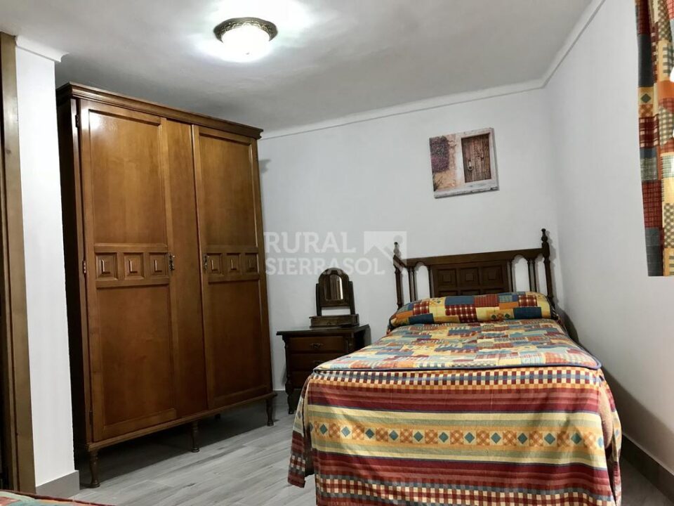 Estupenda Casa Rural en Setenil de las Bodegas, con chimenea y wifi - Imagen 21